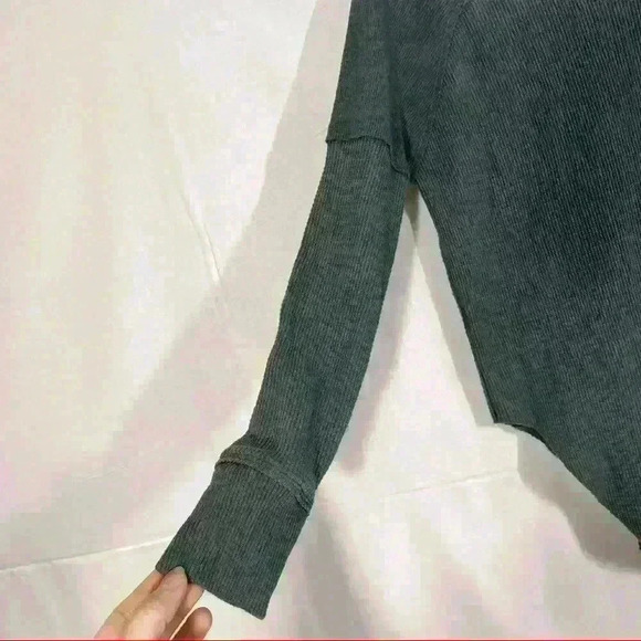 ARITZIA TNA Alter Thermal Knit Sweater Sz XS Gray Long Sleeve Pull Over Comfy - Picture 6 of 13